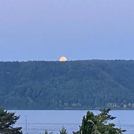 100m Zum Wunderschoene Mit Seeblick Apartmán *
