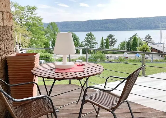 100m Zum Wunderschoene Mit Seeblick *